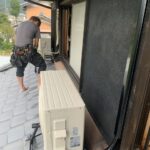 エアコン取付け・屋根置き・黒カバー・電気工事